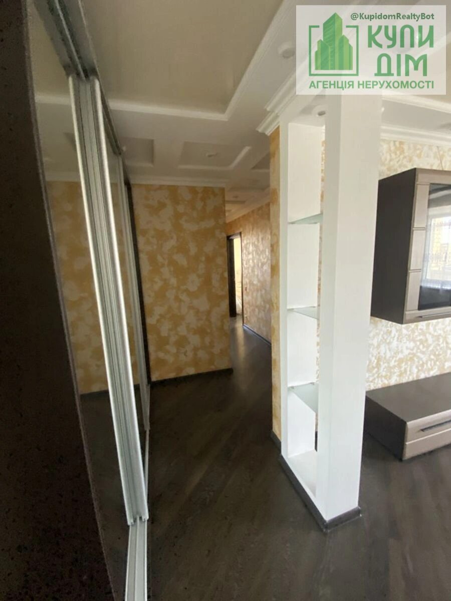 Продаж квартири 3 кімнати, 73 m², 7 пов./14 поверхів. Фортечний (кіровський), Кропивницький. 