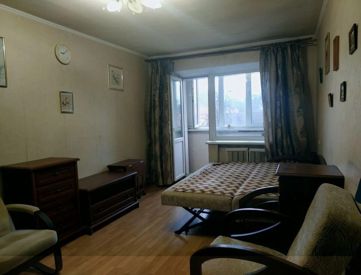 Здам квартиру 1 кімната, 30 m², 4 пов./5 поверхів. 52, Вишгородська 52, Київ. 