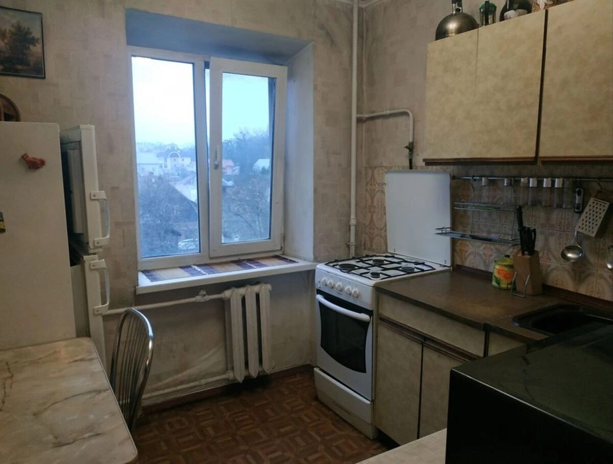 Здам квартиру 1 кімната, 30 m², 4 пов./5 поверхів. 52, Вишгородська 52, Київ. 