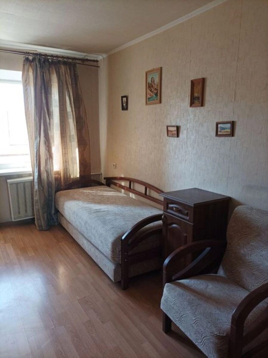 Здам квартиру 1 кімната, 30 m², 4 пов./5 поверхів. 52, Вишгородська 52, Київ. 