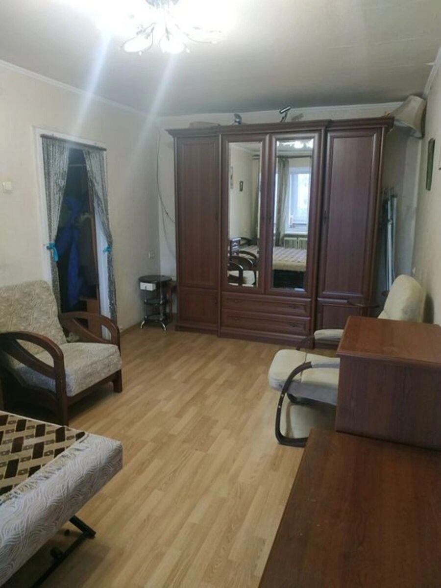 Здам квартиру 1 кімната, 30 m², 4 пов./5 поверхів. 52, Вишгородська 52, Київ. 