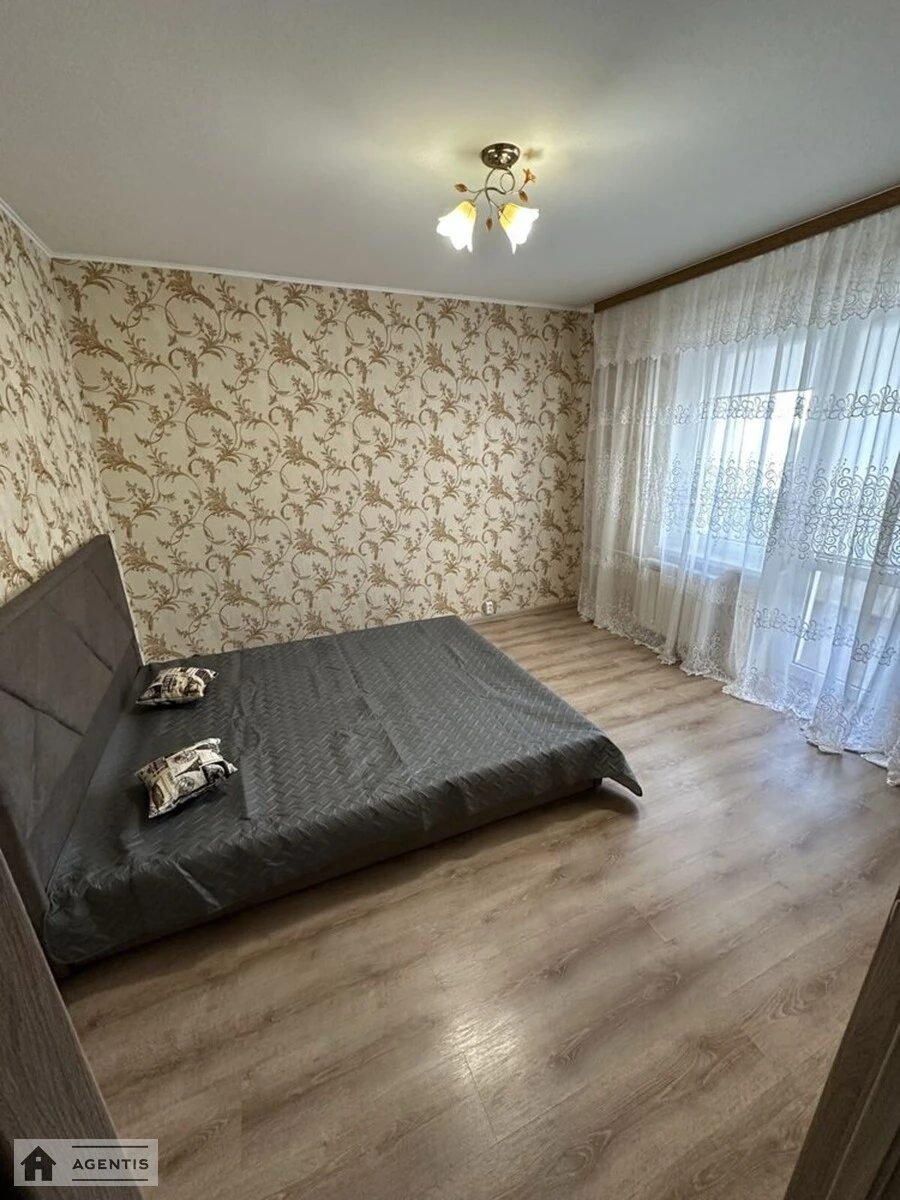 Сдам квартиру 2 комнаты, 60 m², 16 эт./16 этажей. 61, Харьковское 61, Киев. 