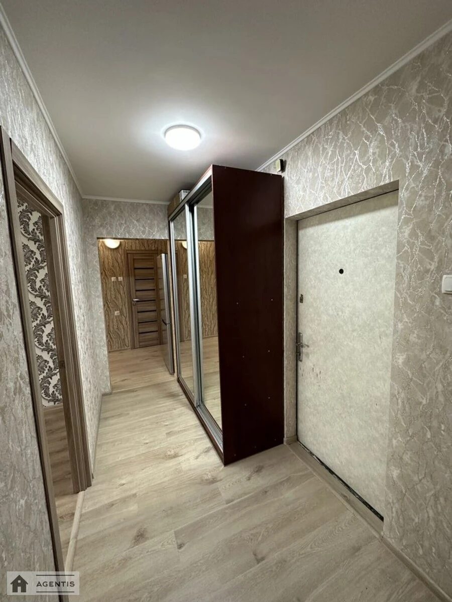 Сдам квартиру 2 комнаты, 60 m², 16 эт./16 этажей. 61, Харьковское 61, Киев. 