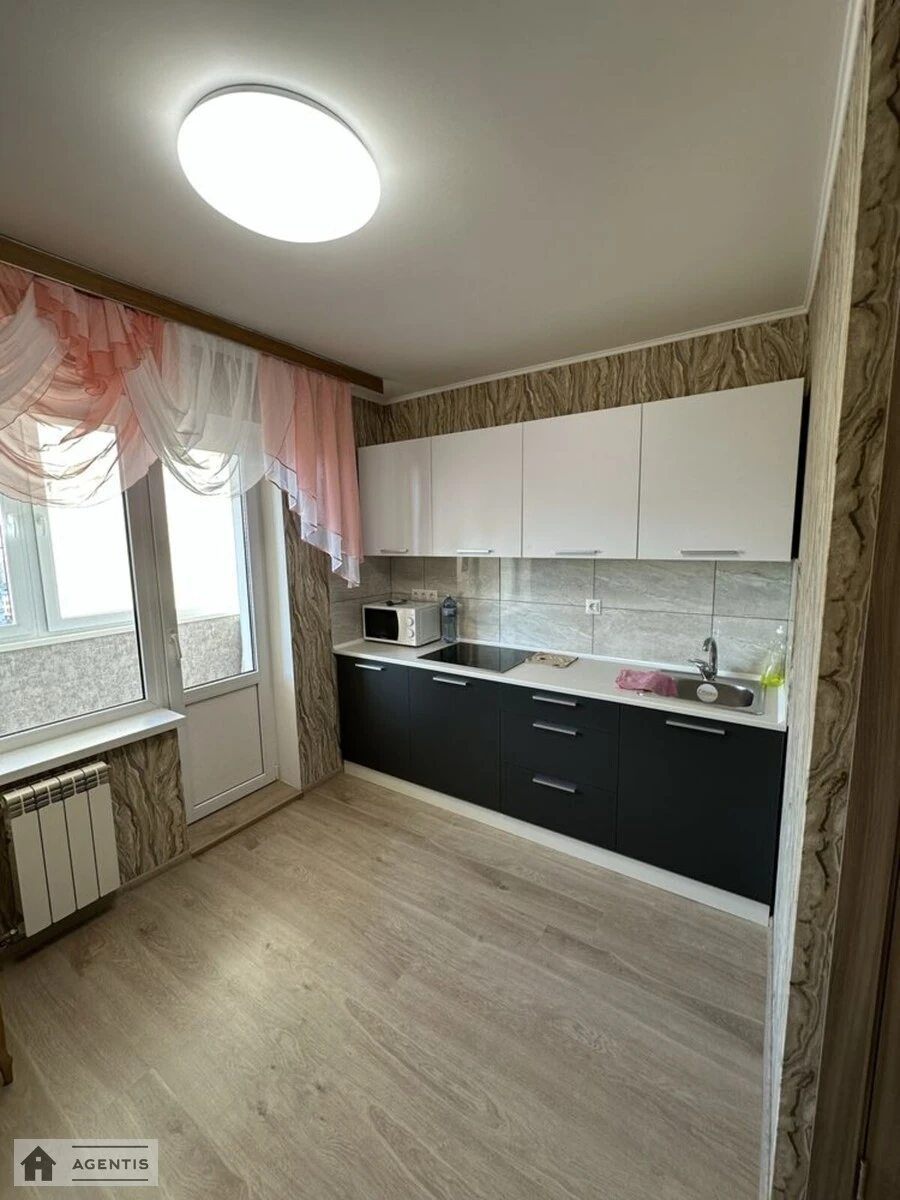 Сдам квартиру 2 комнаты, 60 m², 16 эт./16 этажей. 61, Харьковское 61, Киев. 