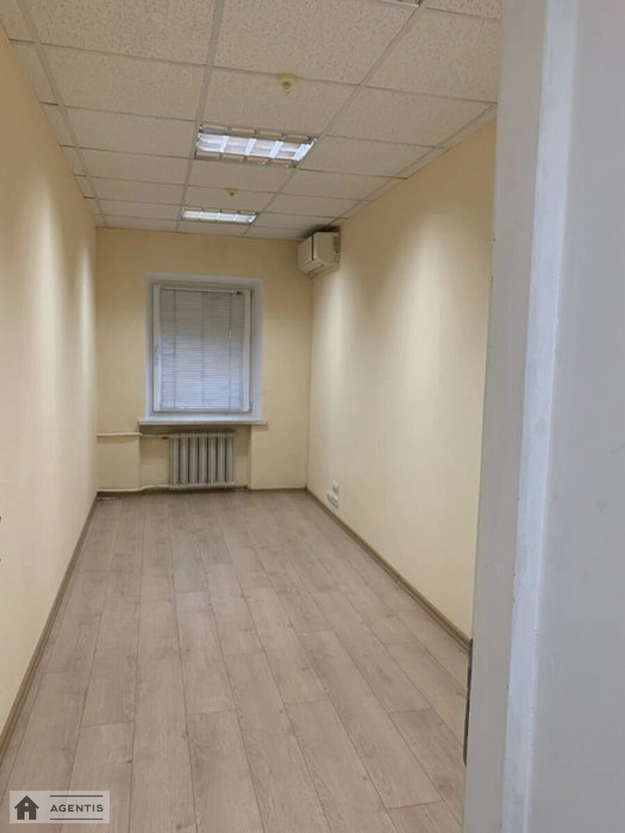 Здам квартиру 3 кімнати, 56 m², 1 пов./5 поверхів. 3, Набережно-Хрещатицька 3, Київ. 