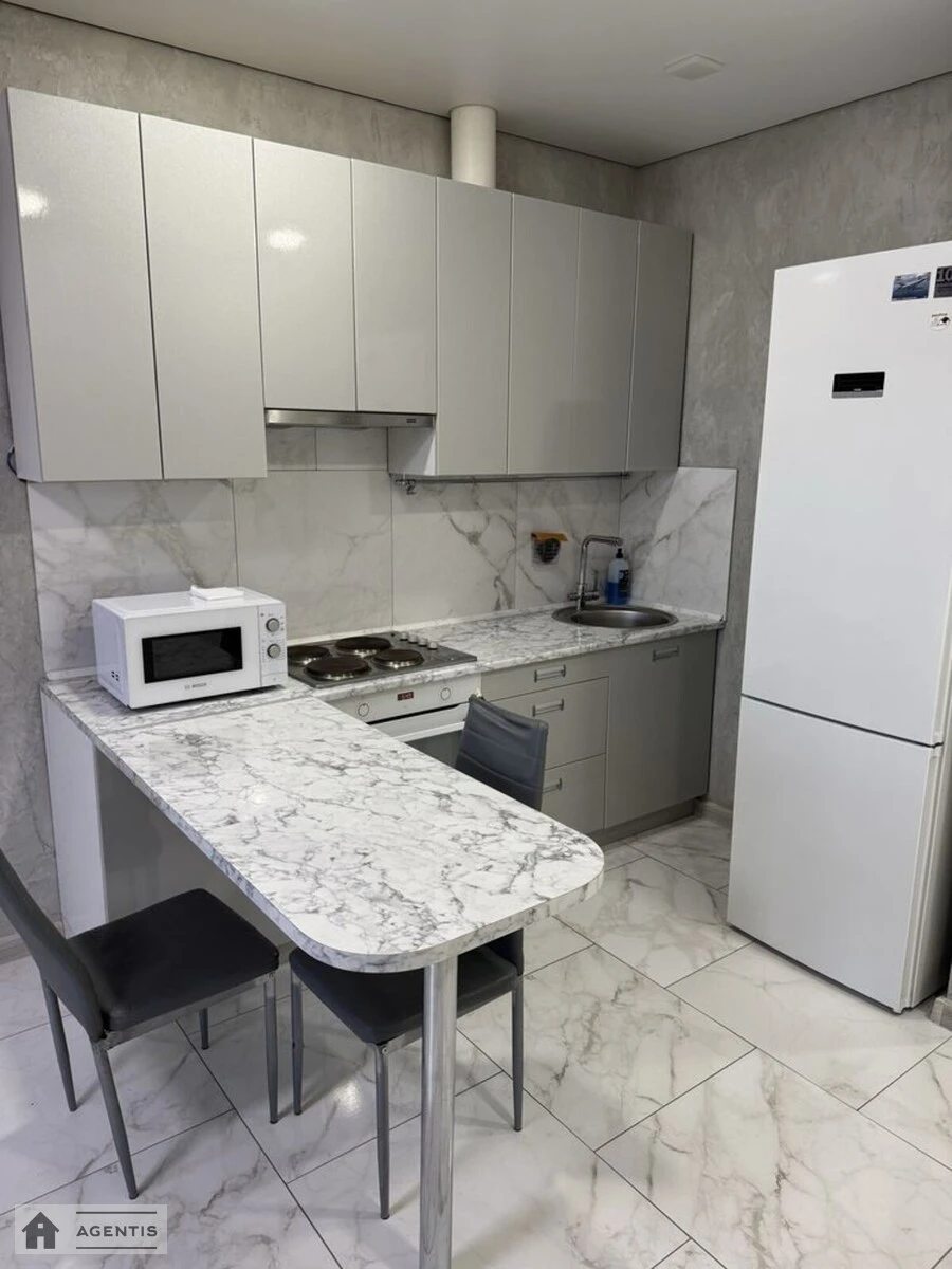 Сдам квартиру 1 комната, 38 m², 18 эт./24 этажа. Отрадный, Киев. 