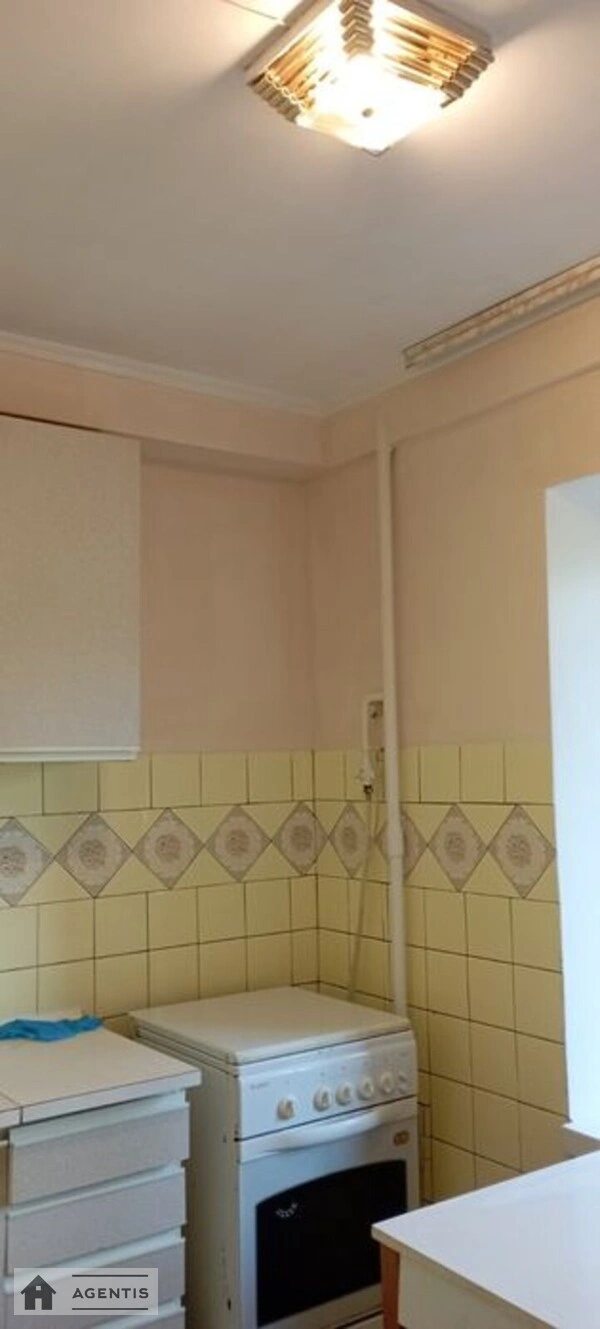 Здам квартиру 2 кімнати, 53 m², 4 пов./9 поверхів. 18, Чоколівський 18, Київ. 