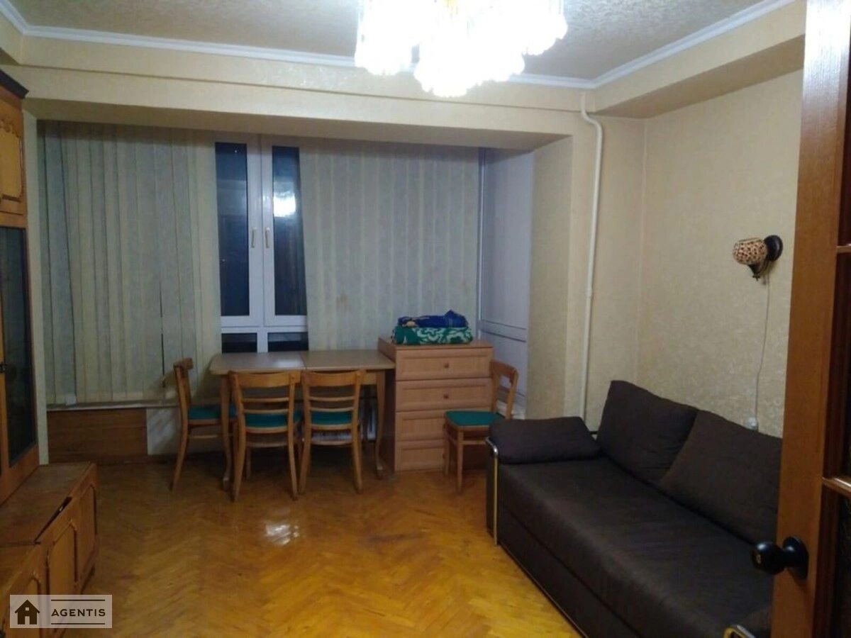 Здам квартиру 2 кімнати, 53 m², 4 пов./9 поверхів. 18, Чоколівський 18, Київ. 