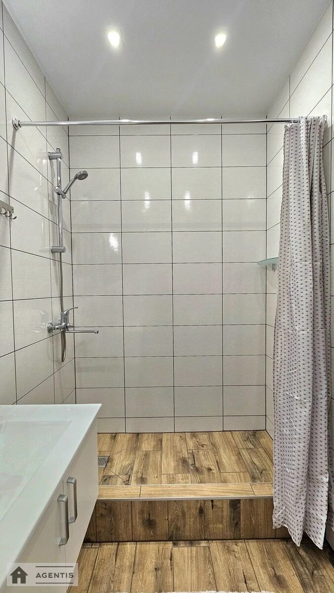 Сдам квартиру 1 комната, 40 m², 6 эт./10 этажей. 20, Мартинова , Софиевская Борщаговка. 