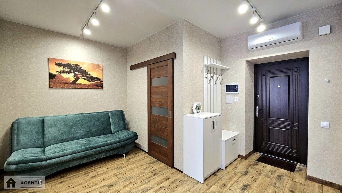 Сдам квартиру 1 комната, 40 m², 6 эт./10 этажей. 20, Мартинова , Софиевская Борщаговка. 