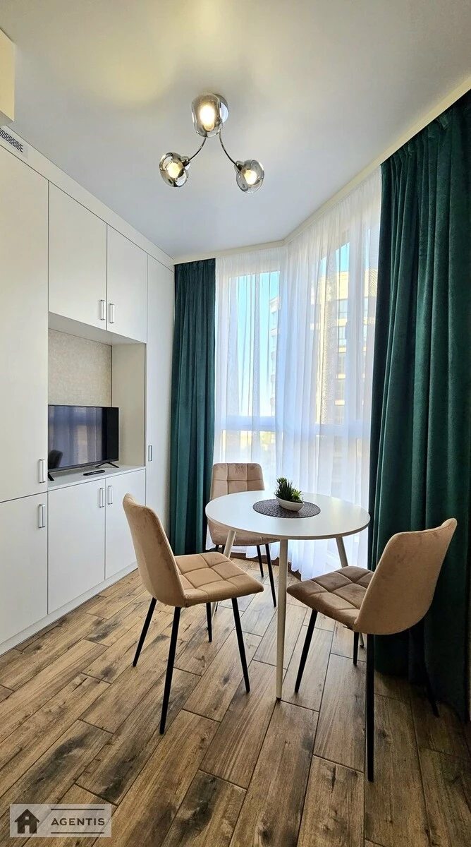 Сдам квартиру 1 комната, 40 m², 6 эт./10 этажей. 20, Мартинова , Софиевская Борщаговка. 