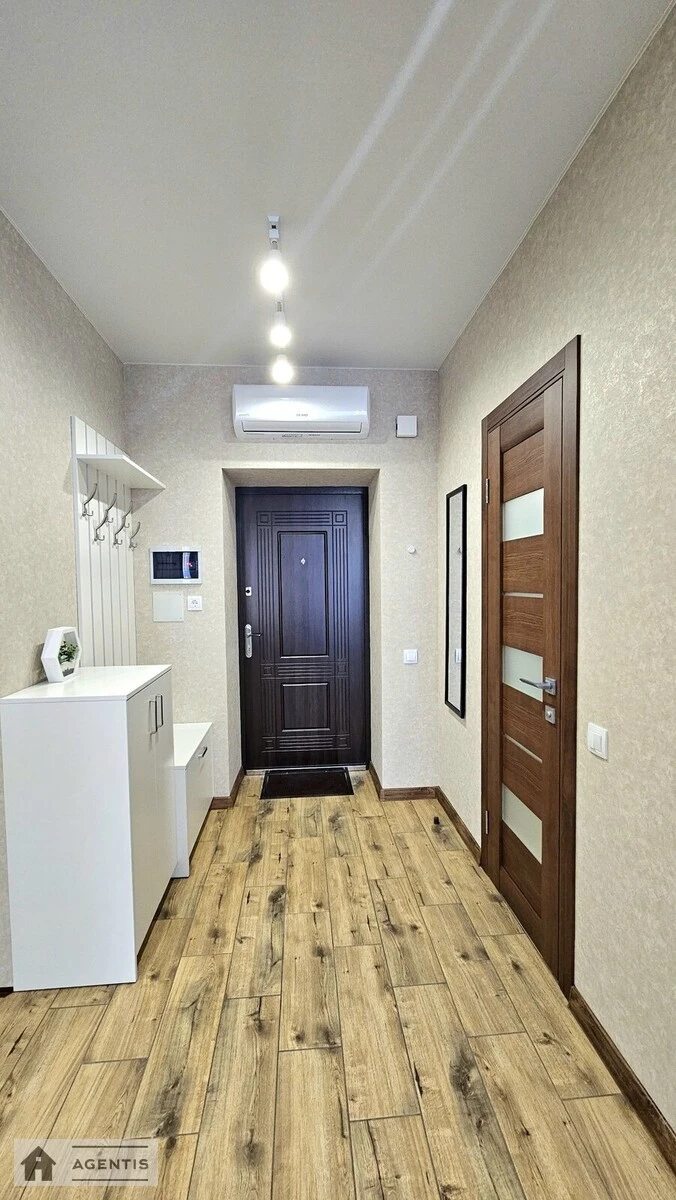 Сдам квартиру 1 комната, 40 m², 6 эт./10 этажей. 20, Мартинова , Софиевская Борщаговка. 