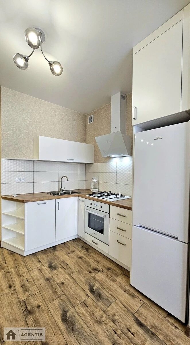 Сдам квартиру 1 комната, 40 m², 6 эт./10 этажей. 20, Мартинова , Софиевская Борщаговка. 