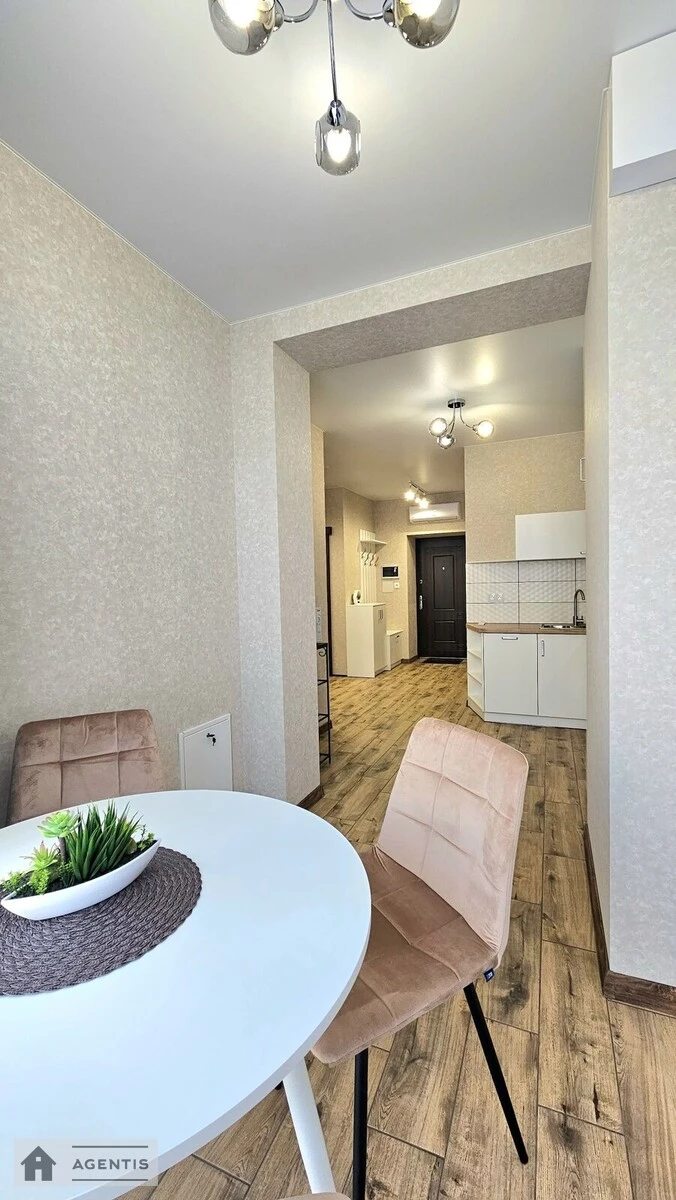 Сдам квартиру 1 комната, 40 m², 6 эт./10 этажей. 20, Мартинова , Софиевская Борщаговка. 