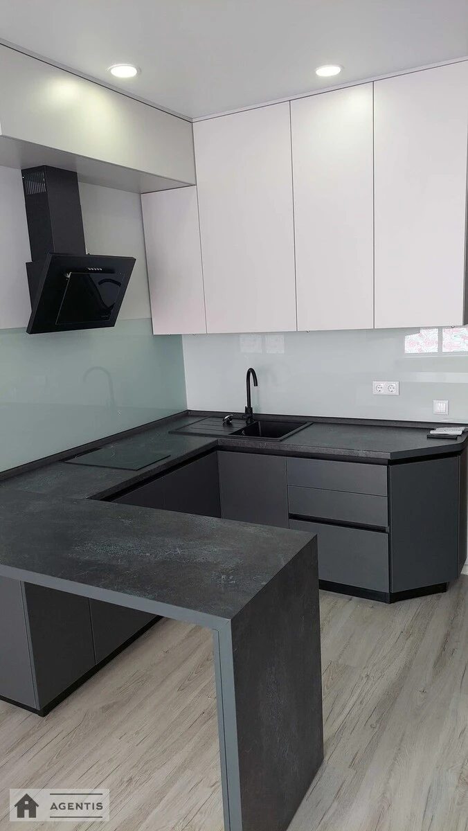 Здам квартиру 1 кімната, 30 m², 19 пов./25 поверхів. 62, Каховська 62, Київ. 