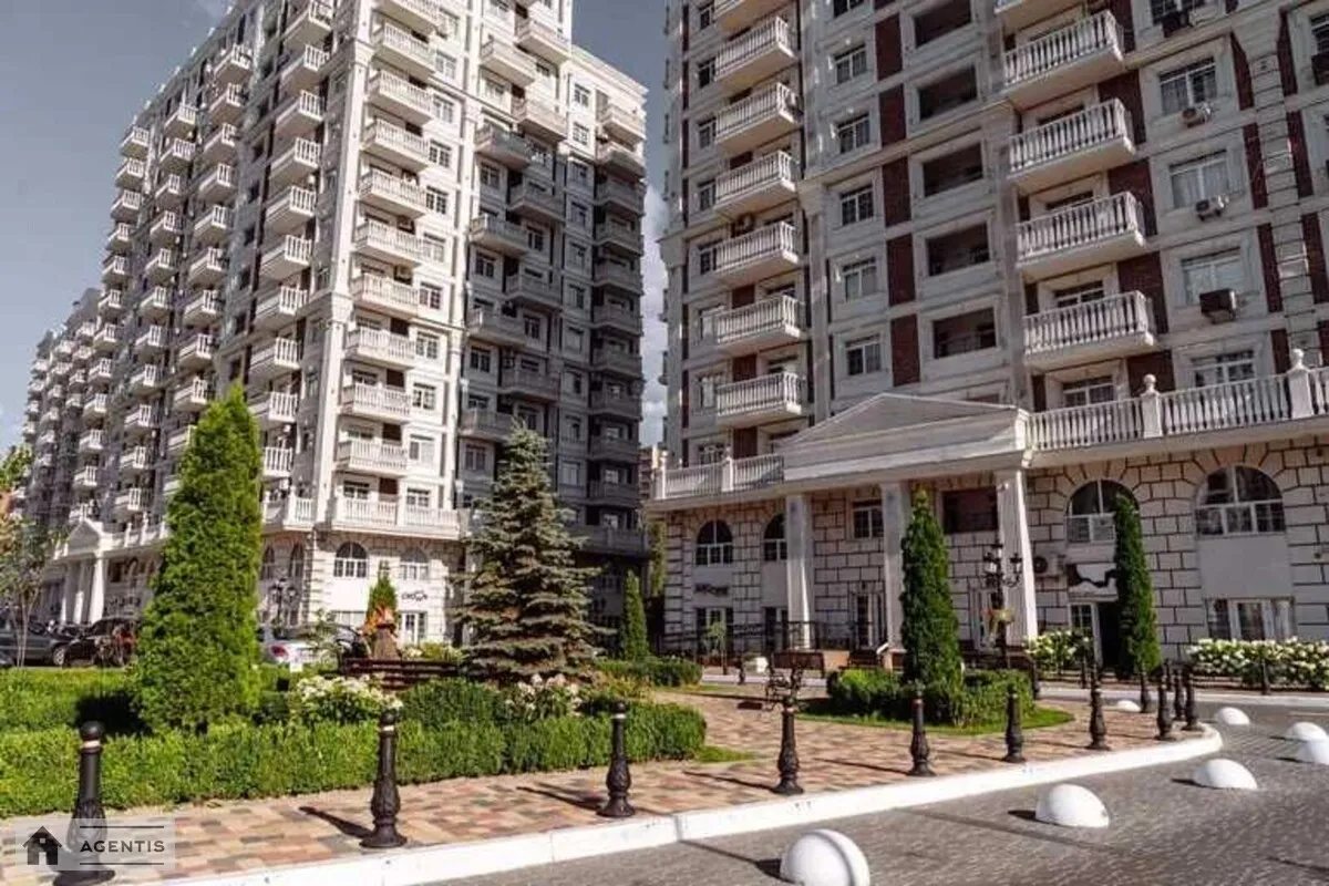 Apartment for rent 1 room, 42 m², 6th fl./21 floors. Mykhayla Maksymovycha vul. Onufriya Trutenka, Kyiv. 