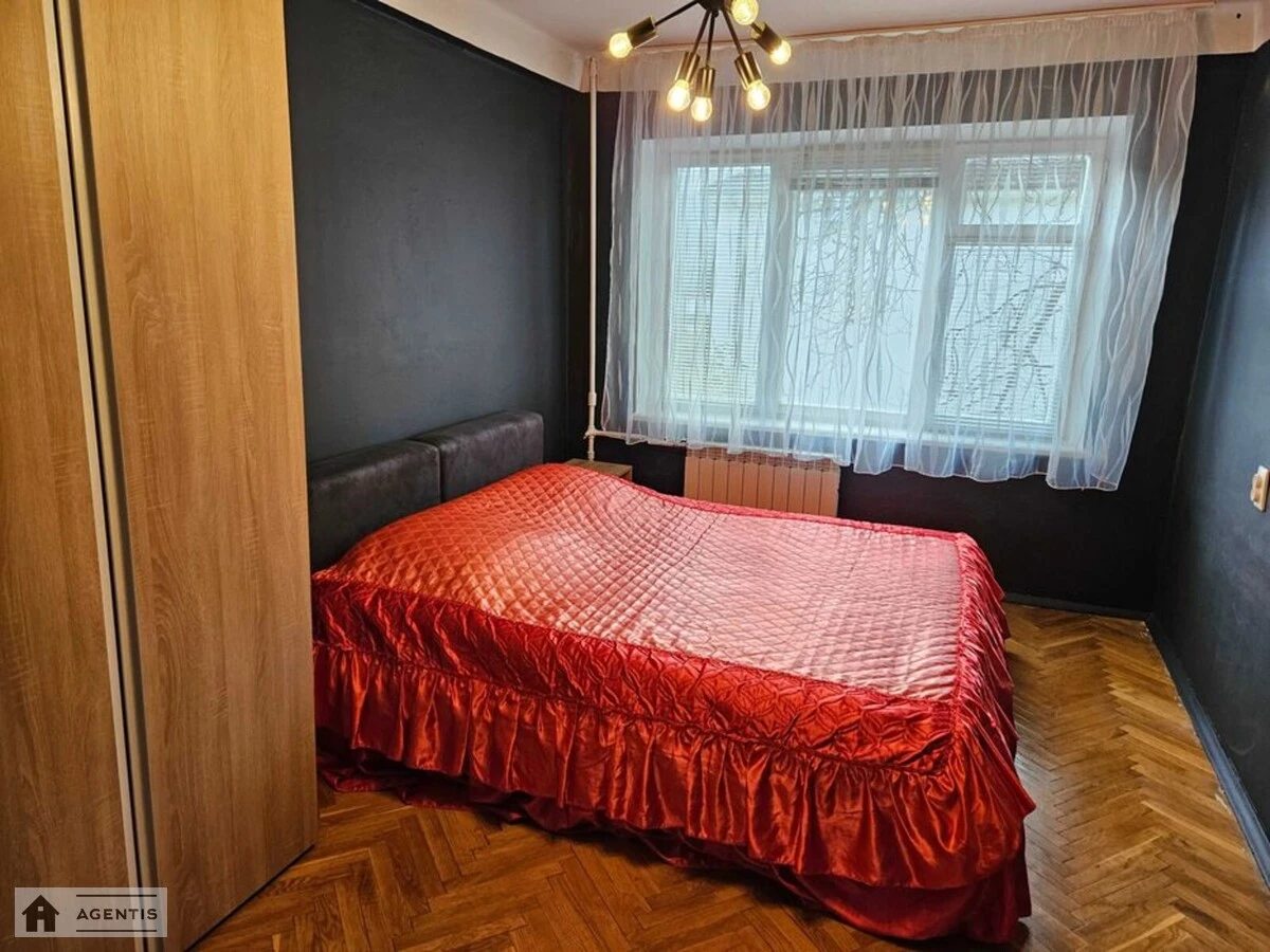 Apartment for rent 2 rooms, 45 m², 2nd fl./5 floors. 18, Vinstona Cherchyllya vul. Chervonotkatska, Kyiv. 