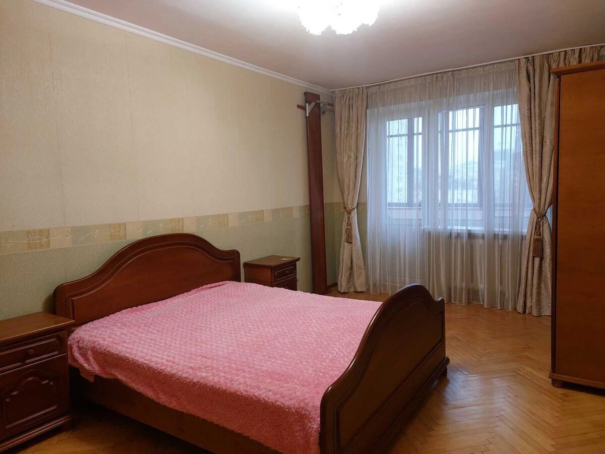 Здам квартиру 3 кімнати, 76 m², 6 пов./9 поверхів. 12, Львівська 12, Київ. 