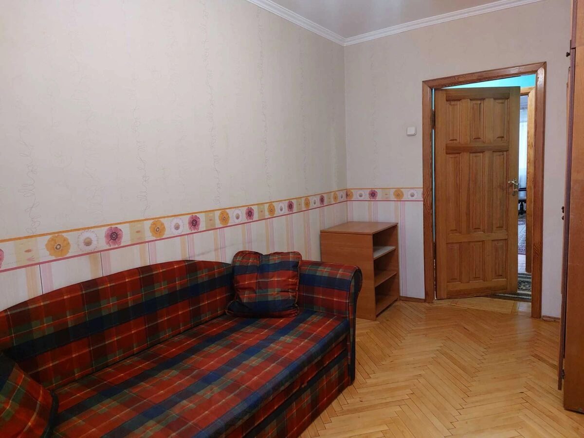 Здам квартиру 3 кімнати, 76 m², 6 пов./9 поверхів. 12, Львівська 12, Київ. 