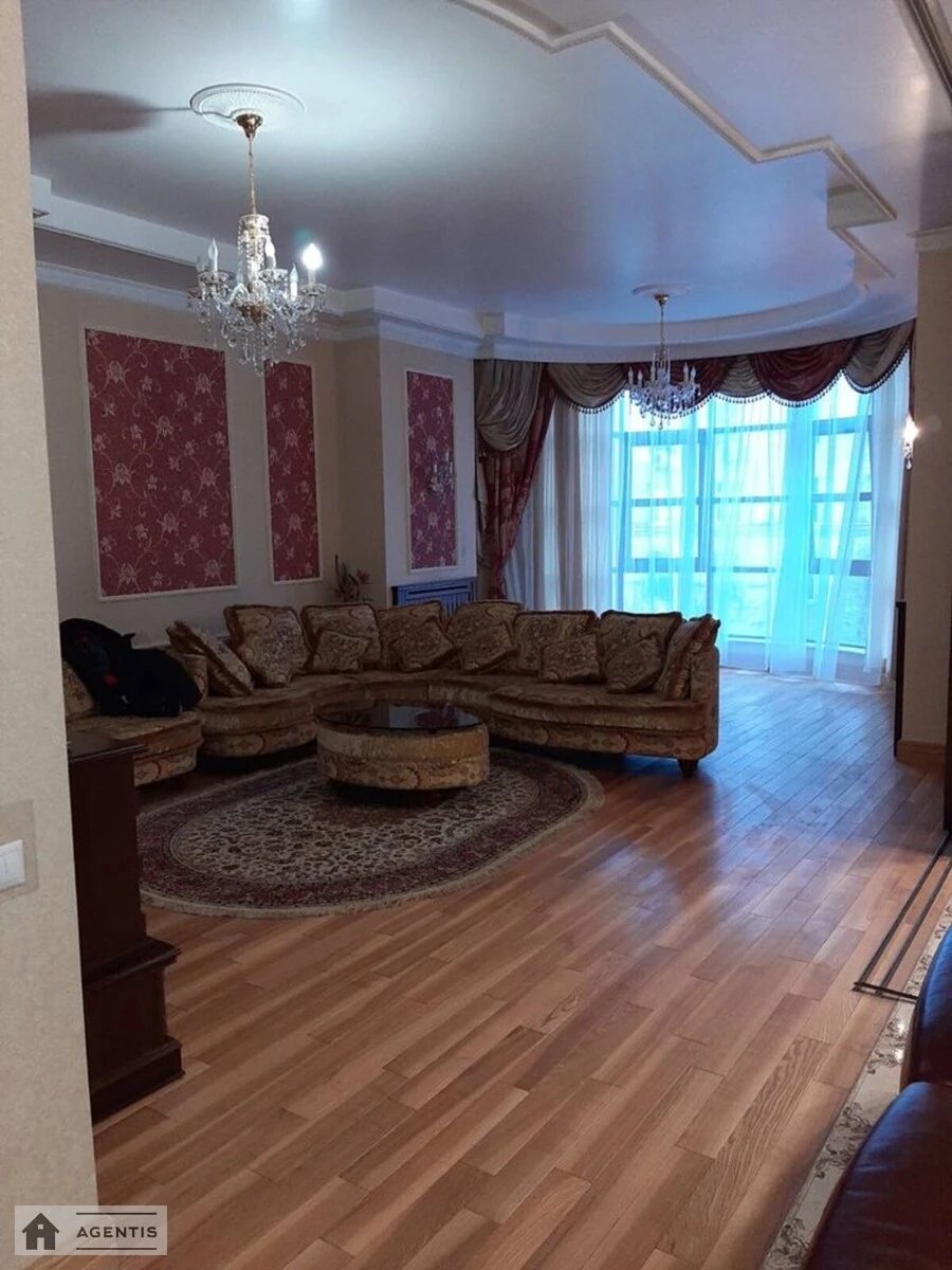 Сдам квартиру 3 комнаты, 130 m², 6 эт./12 этажей. 27, Крещатик 27, Киев. 