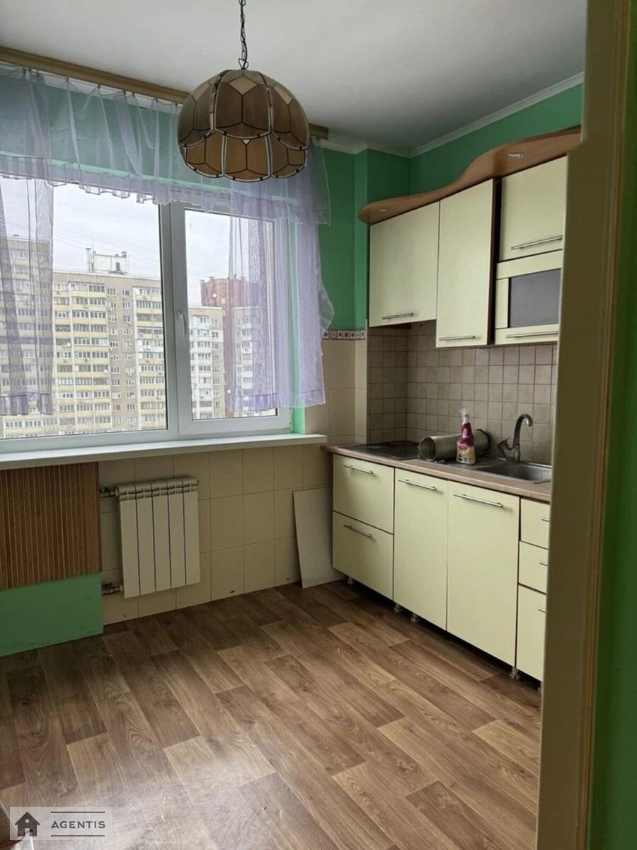 Apartment for rent 3 rooms, 75 m², 10th fl./16 floors. Holosiyivskyy rayon, Kyiv. 