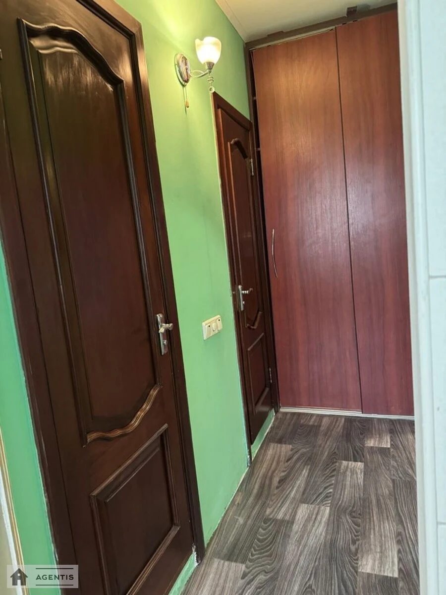 Apartment for rent 3 rooms, 75 m², 10th fl./16 floors. Holosiyivskyy rayon, Kyiv. 