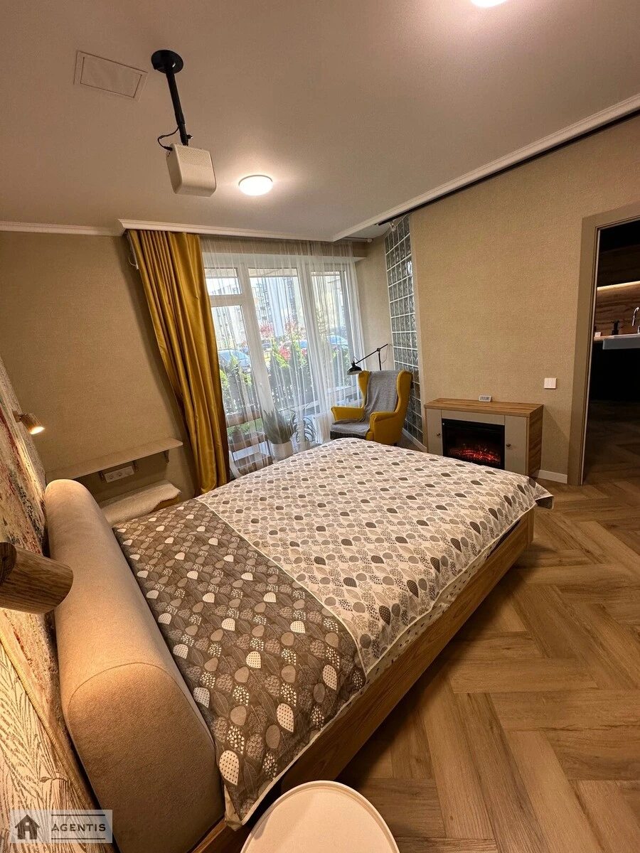 Apartment for rent 2 rooms, 52 m², 1st fl./6 floors. Serhiya Danchenka vul., Kyiv. 