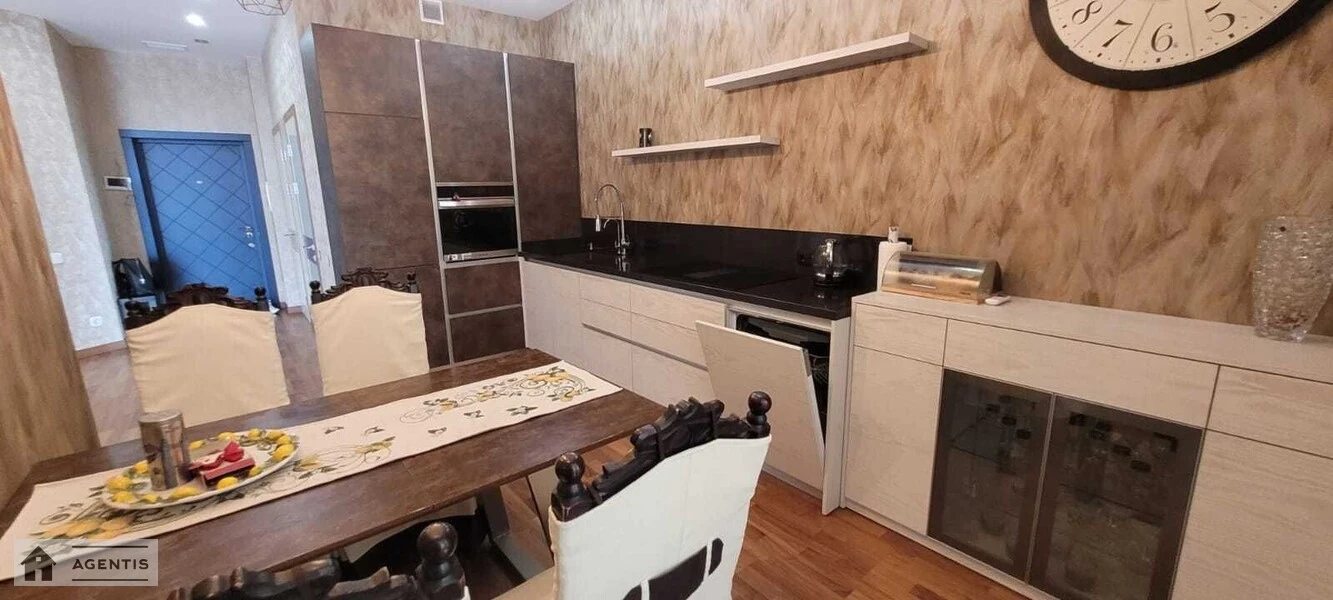 Сдам квартиру 2 комнаты, 72 m², 6 эт./12 этажей. 53, Василя Тютюнника вул. (Анрі Барбюса), Киев. 