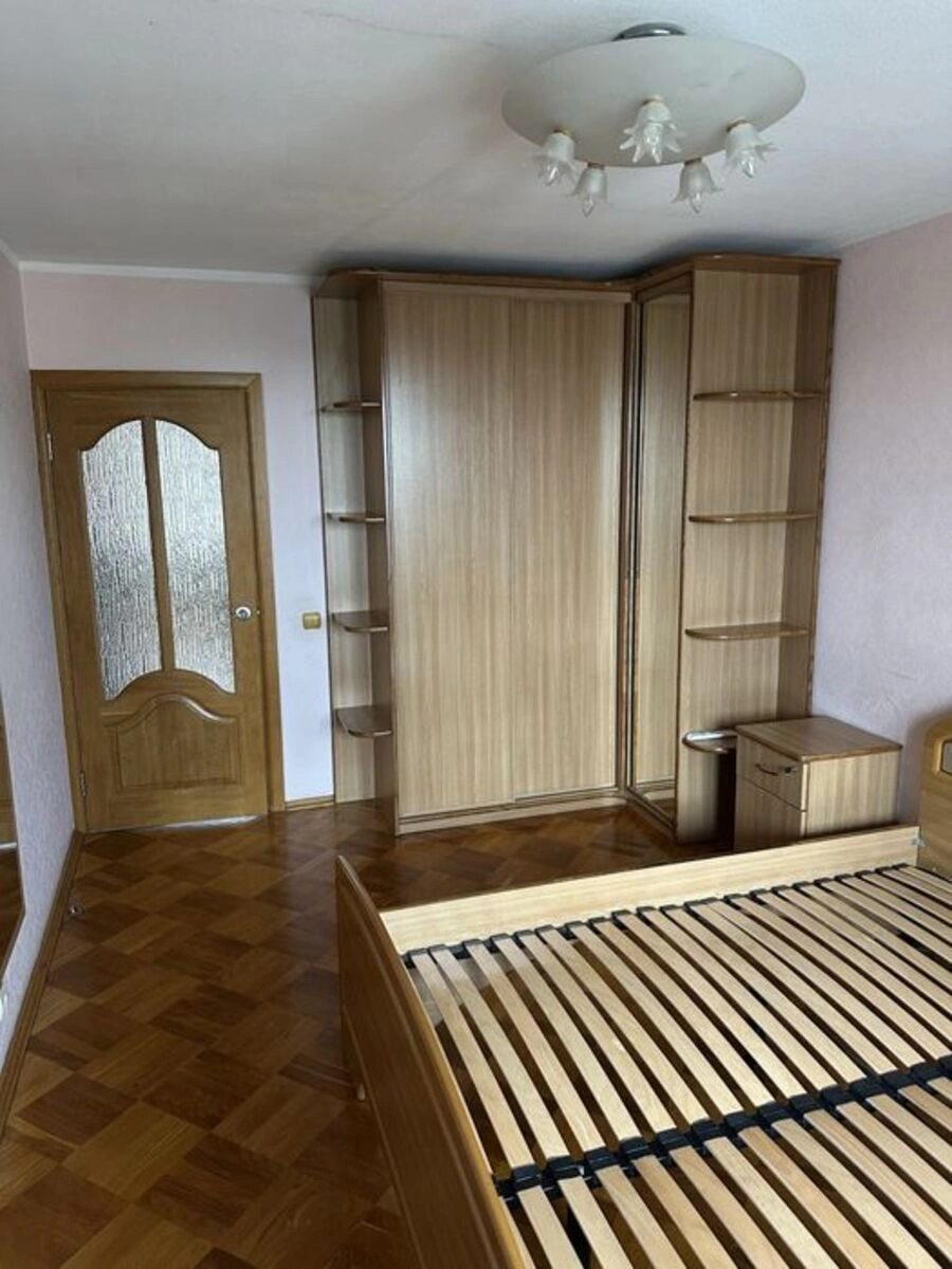 Здам квартиру 3 кімнати, 69 m², 8 пов./16 поверхів. 30, Березняківська 30, Київ. 