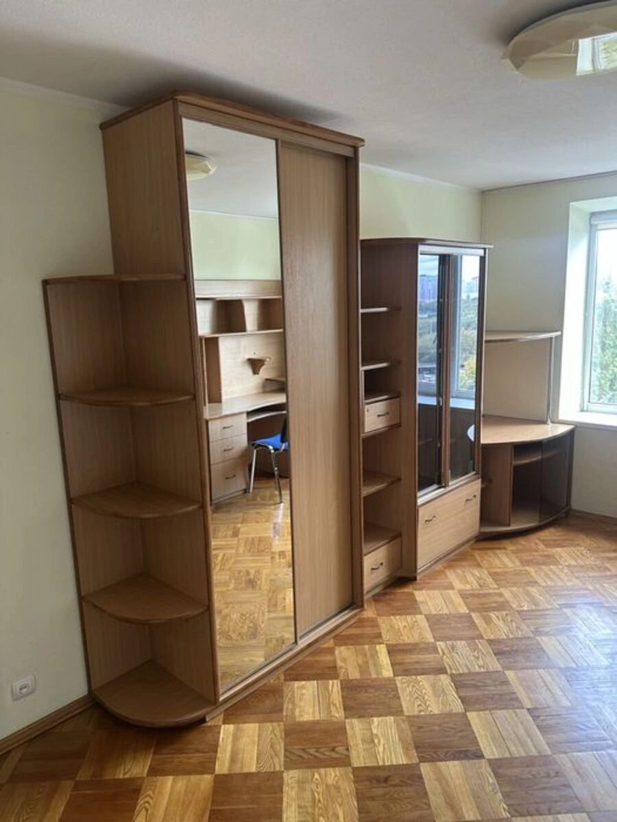 Здам квартиру 3 кімнати, 69 m², 8 пов./16 поверхів. 30, Березняківська 30, Київ. 