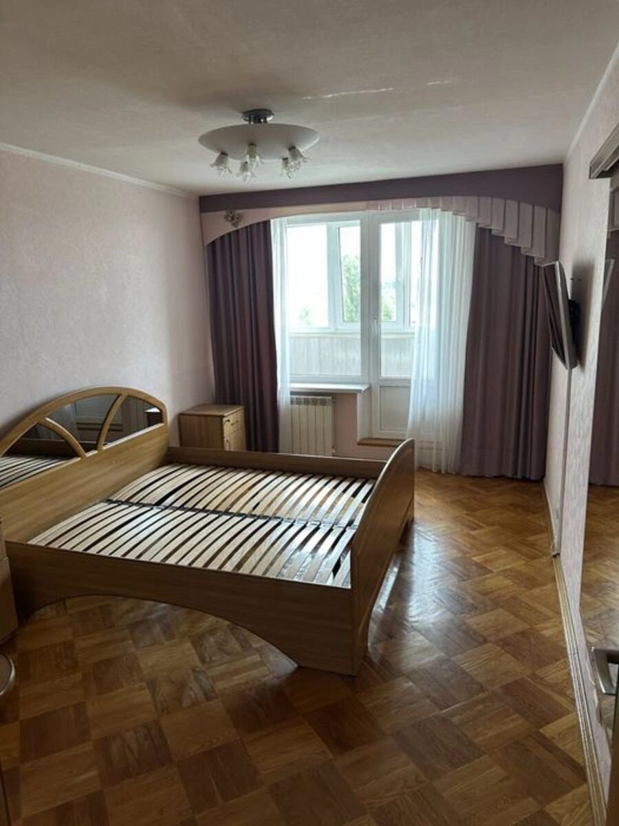 Здам квартиру 3 кімнати, 69 m², 8 пов./16 поверхів. 30, Березняківська 30, Київ. 