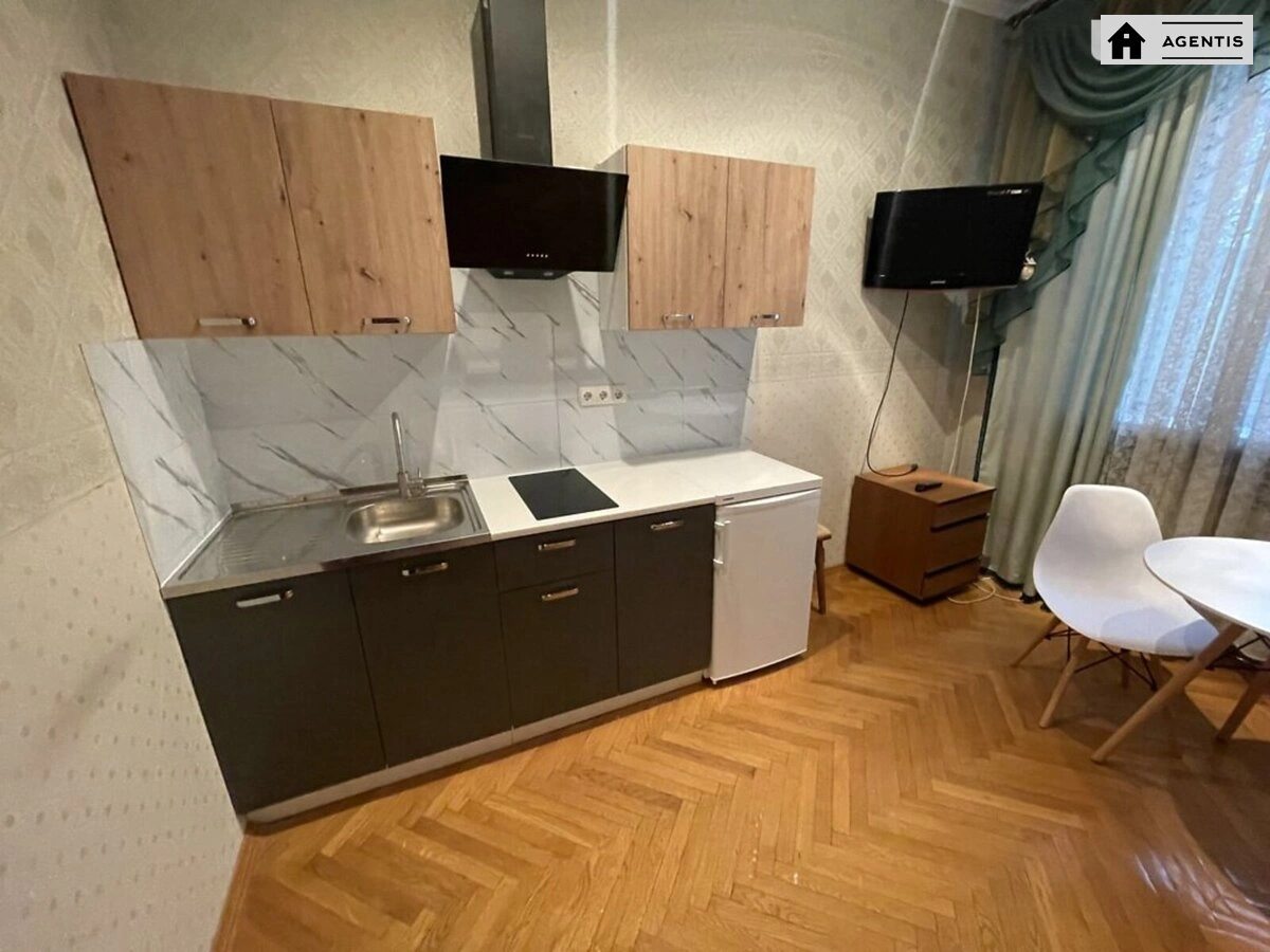 Здам квартиру 1 кімната, 39 m², 2 пов./10 поверхів. 13, Стадіонна 13, Київ. 