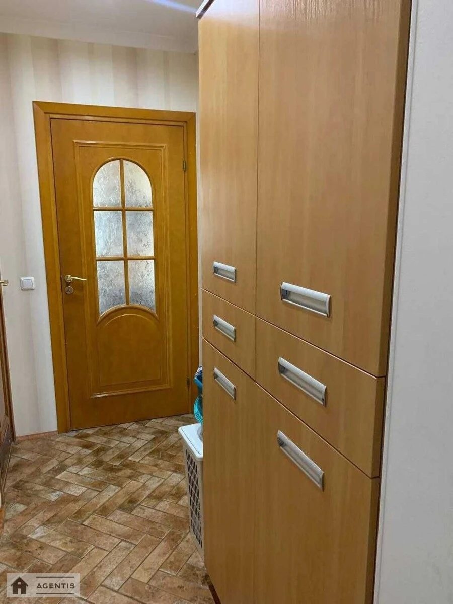 Здам квартиру 3 кімнати, 72 m², 8 пов./9 поверхів. 7, Тулузи 7, Київ. 