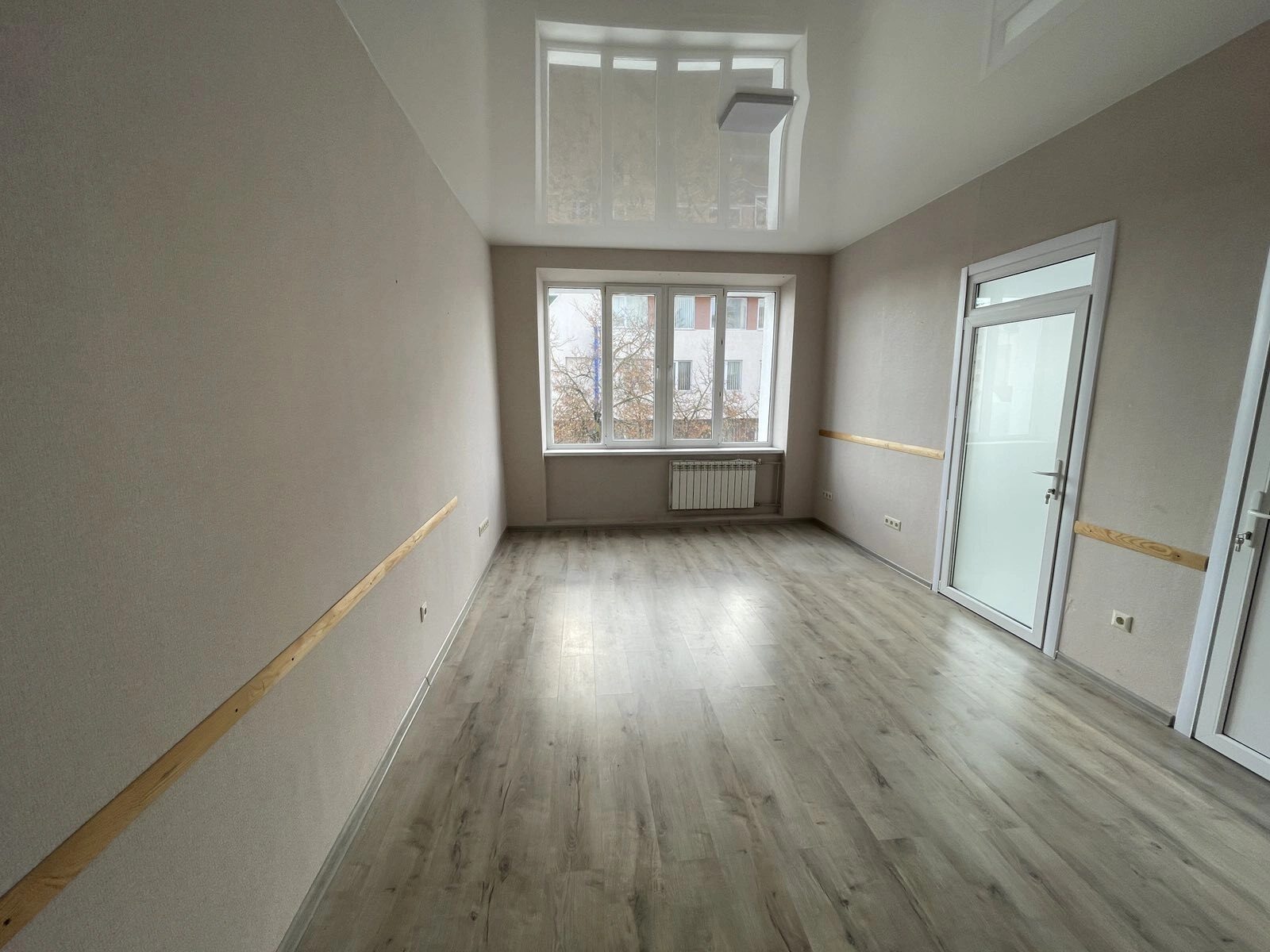 Продам нерухомість під комерцію 359 m², 3 пов./4 поверхи. Старий Поділ вул., Тернопіль. 