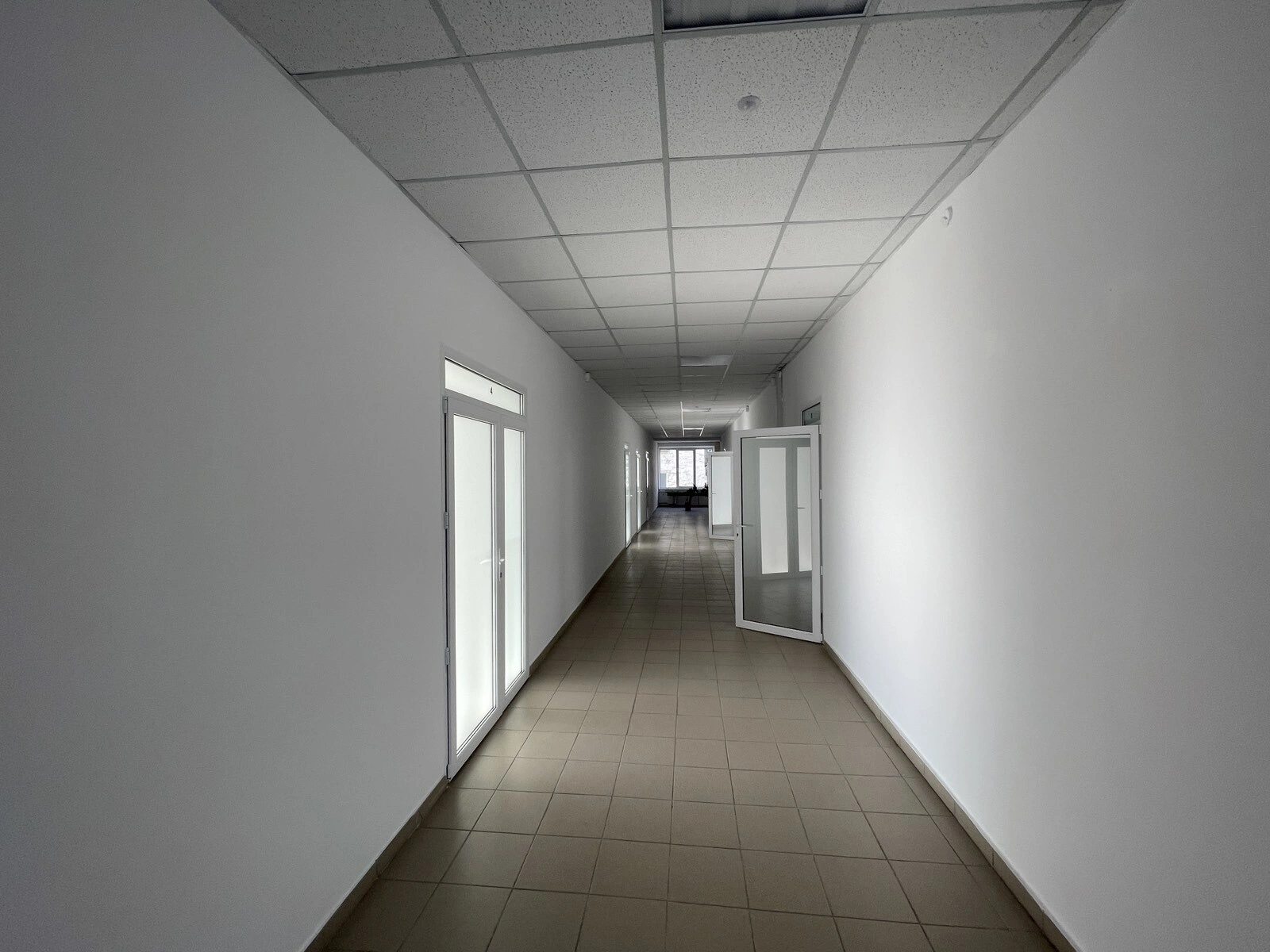 Продам нерухомість під комерцію 359 m², 3 пов./4 поверхи. Старий Поділ вул., Тернопіль. 