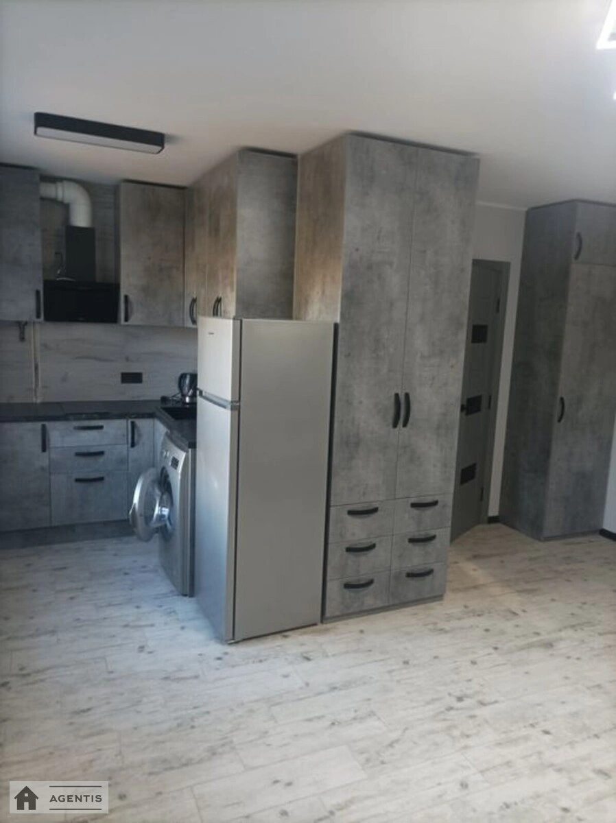 Сдам квартиру 1 комната, 36 m², 7 эт./9 этажей. Подольский район, Киев. 