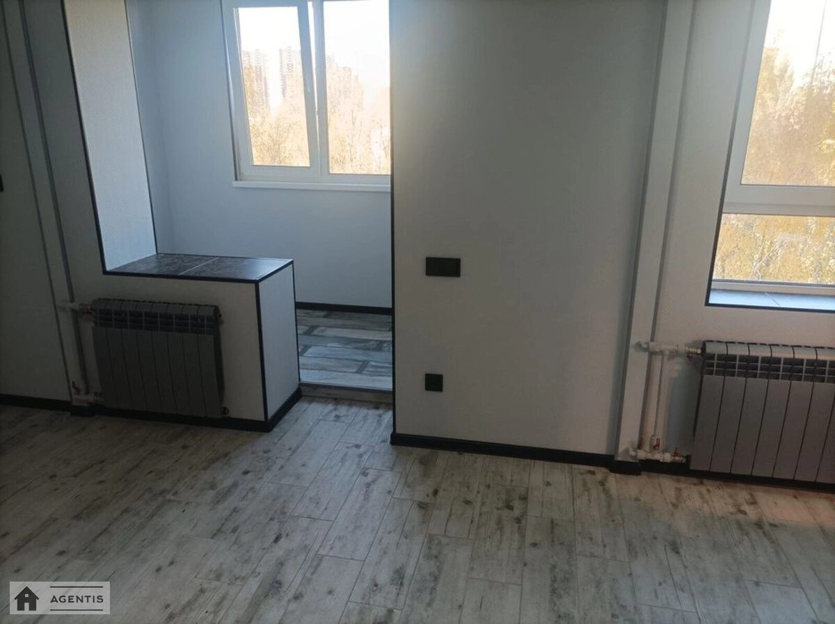 Сдам квартиру 1 комната, 36 m², 7 эт./9 этажей. Подольский район, Киев. 