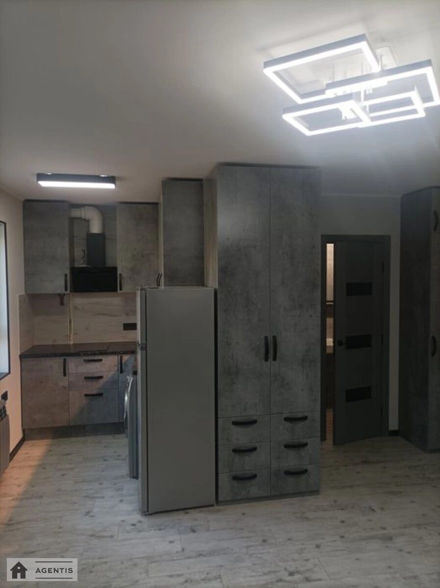 Сдам квартиру 1 комната, 36 m², 7 эт./9 этажей. Подольский район, Киев. 