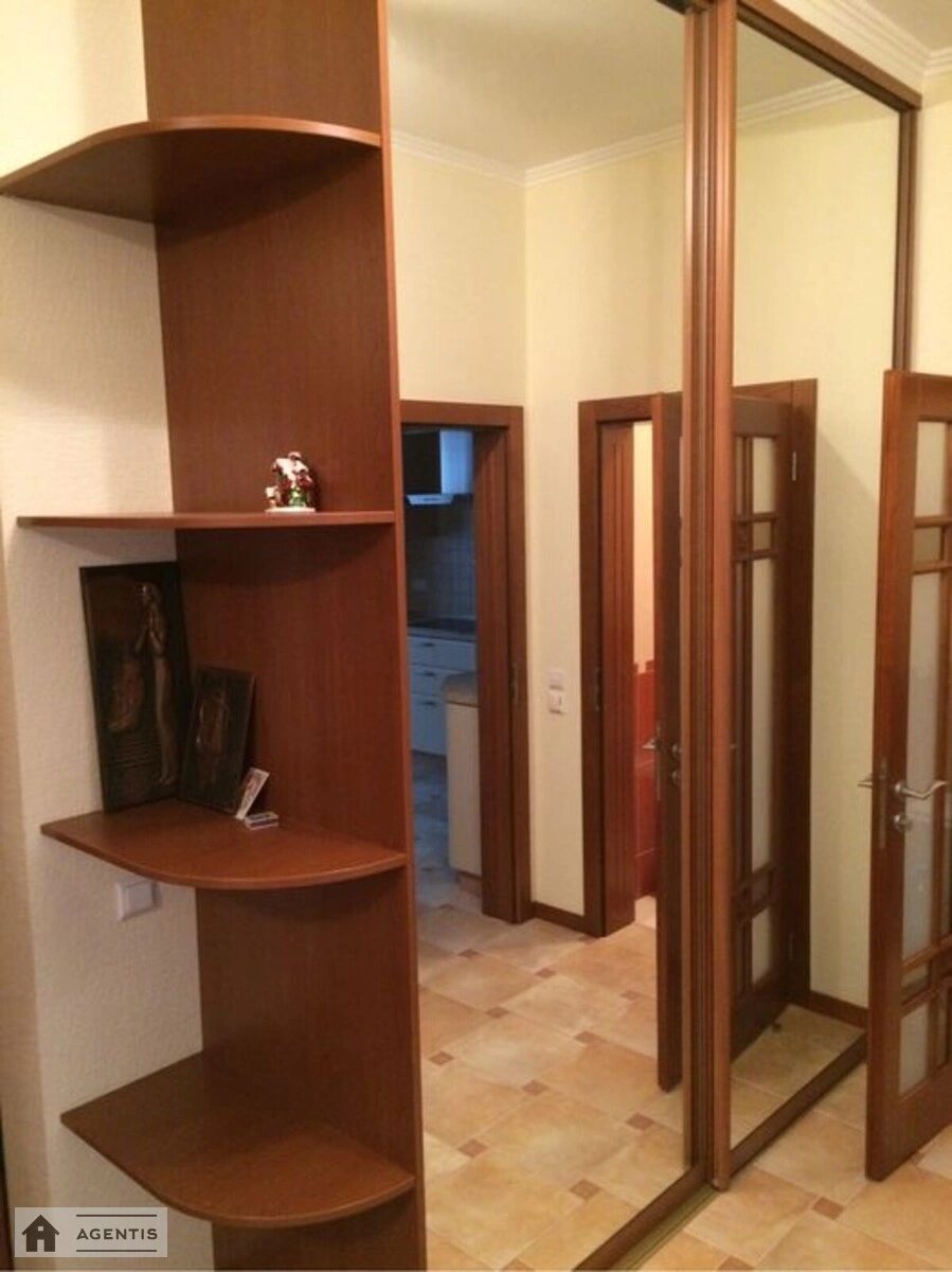 Сдам квартиру 2 комнаты, 90 m², 11 эт./18 этажей. 69, Дмитриевская 69, Киев. 