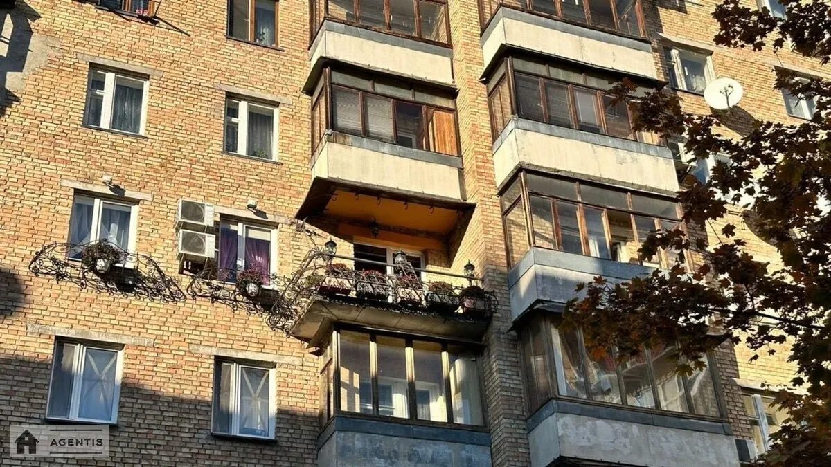 Здам квартиру 5 кімнат, 100 m², 5 пов./8 поверхів. Велика Житомирська, Київ. 