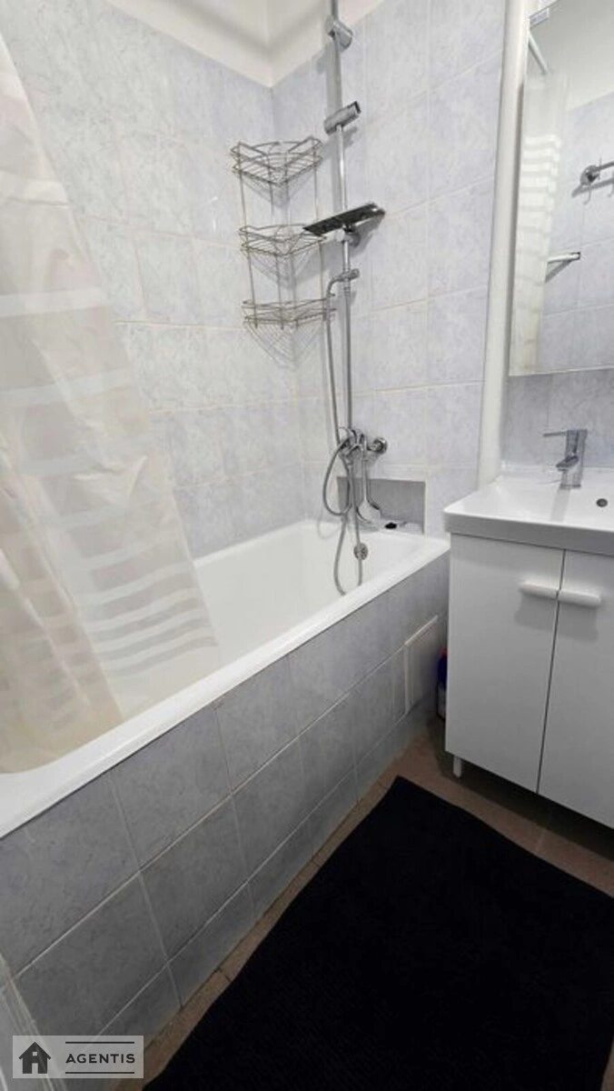 Здам квартиру 2 кімнати, 56 m², 2 пов./3 поверхи. 5, Боричів 5, Київ. 