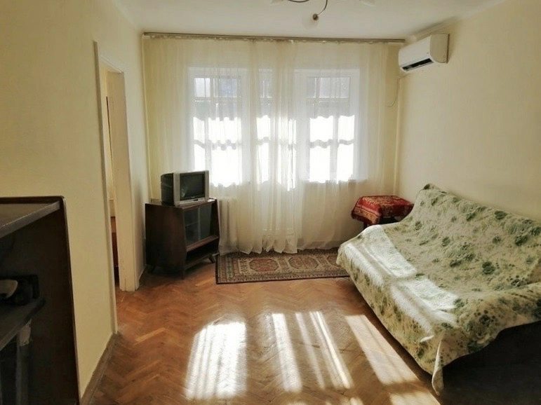 Продажа квартиры. 2 rooms, 45 m², 3rd floor/5 floors. 47, Калинина, Черкассы. 