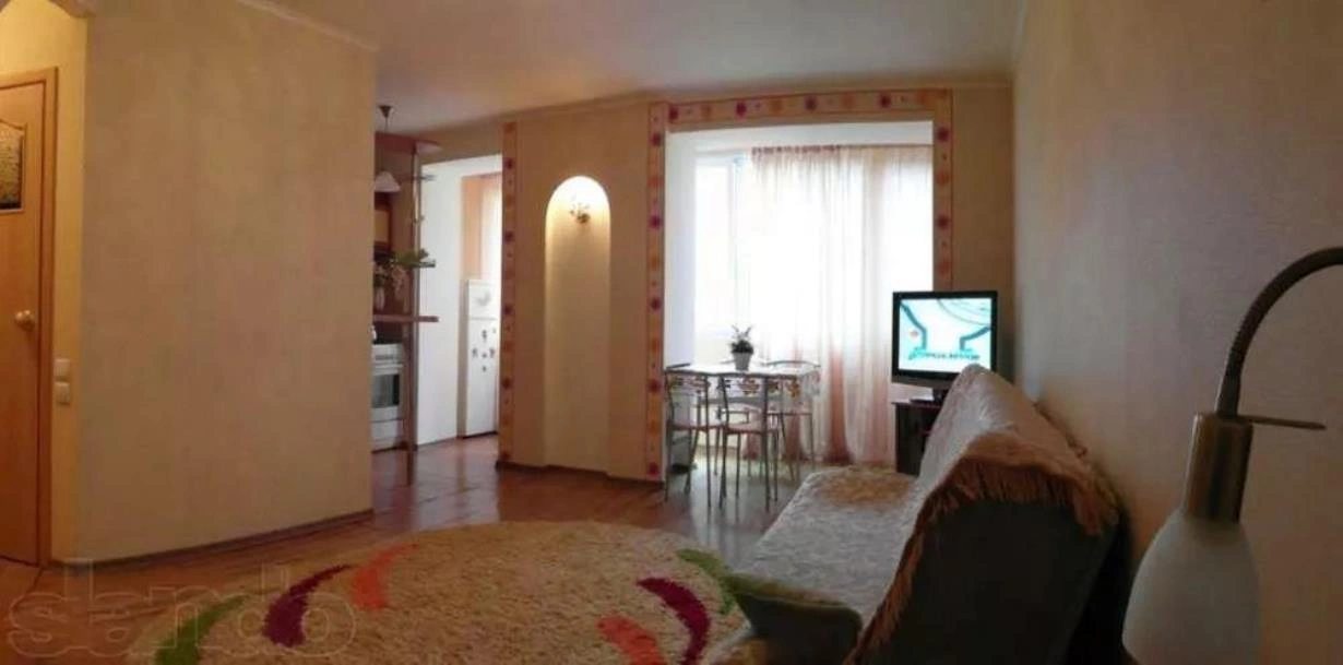 Сдается посуточно отдельное жилье. 1 комната, 31 m², 2 этаж/5 этажей. Парковая, Ильичевск. 