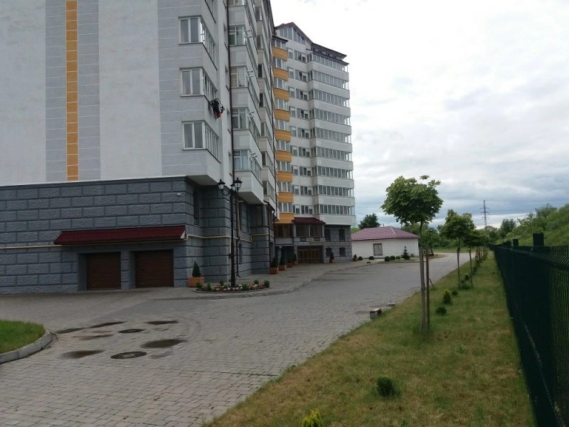 Apartments for sale. 1 room, 132 m², 1st floor/10 floors. 58, Ukraynskykh dekabrystov, Ivano-Frankivsk. 