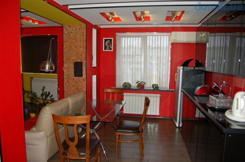Продаж квартири. 3 rooms, 68 m², 10th floor/12 floors. Академика Павлова, Харків. 