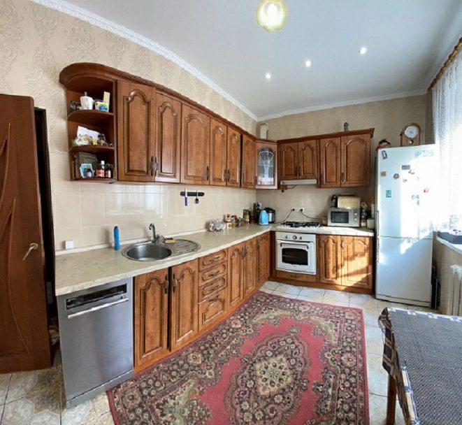 Продаж будинку. 9 rooms, 250 m², 2 floors. Леси Украинки, Гора. 
