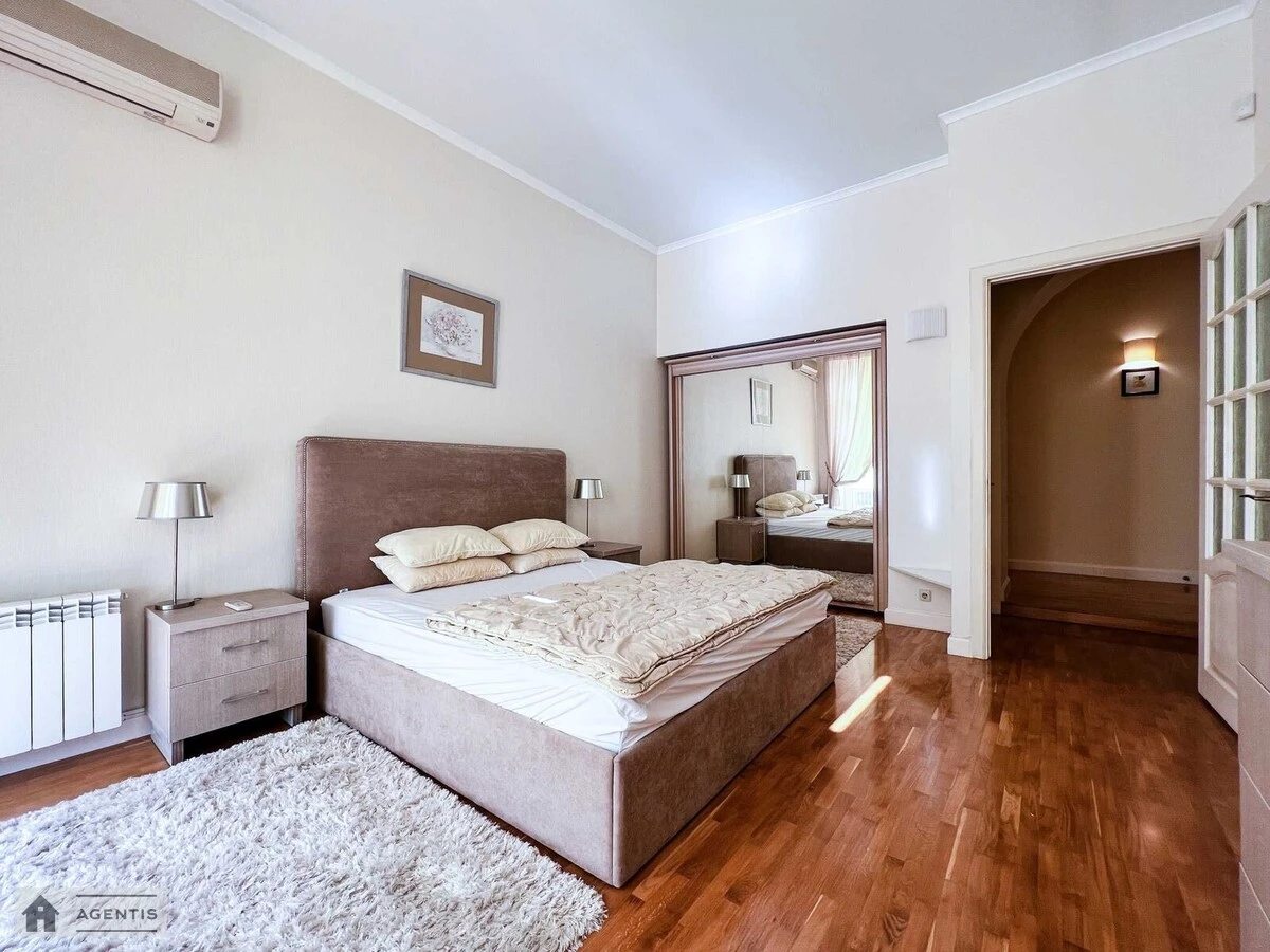 Apartment for rent 4 rooms, 145 m², 4th fl./5 floors. 28, Lyuteranska 28, Kyiv. 