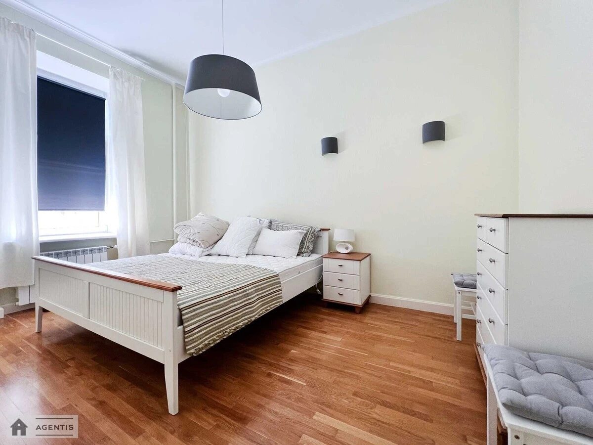 Apartment for rent 4 rooms, 145 m², 4th fl./5 floors. 28, Lyuteranska 28, Kyiv. 