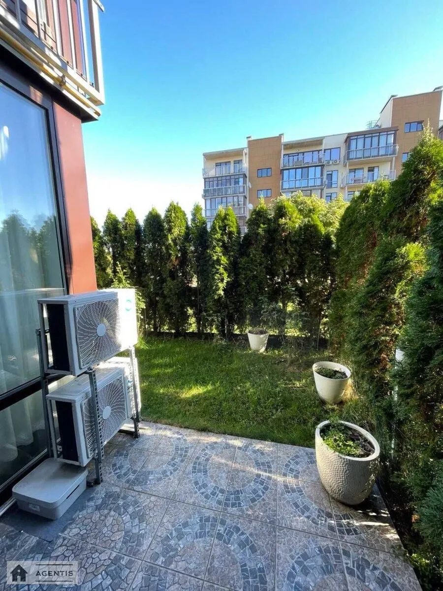 Apartment for rent 2 rooms, 75 m², 1st fl./5 floors. 14, Serhiya Danchenka vul., Kyiv. 