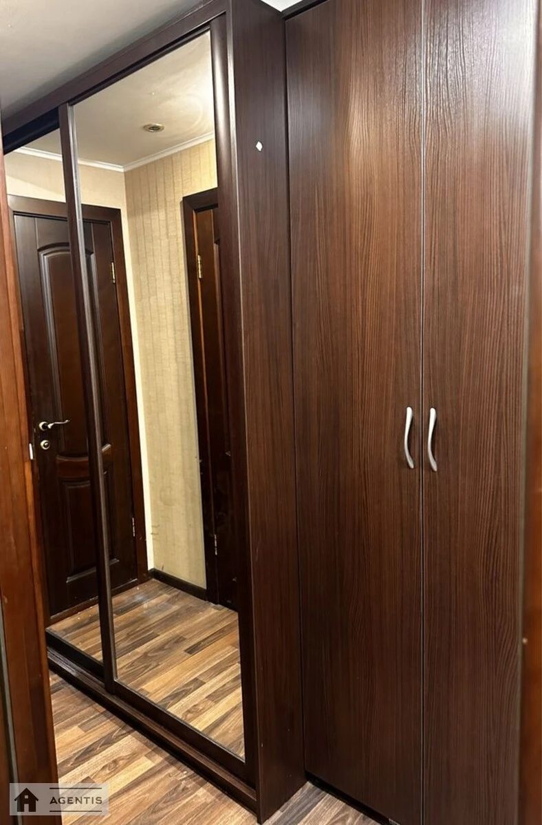 Здам квартиру 2 кімнати, 46 m², 1 пов./9 поверхів. 7, Мілютенка 7, Київ. 